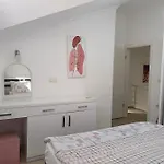 Paddys Apartments, Hisaroenue Appartamento