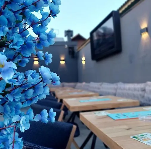 Paddys Apartments, Hisaroenue