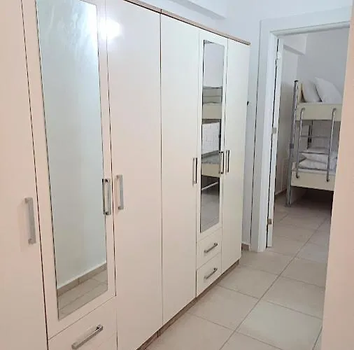 Paddys Apartments, Hisarönü *