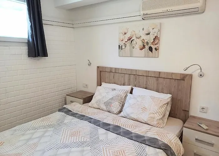 アパート Paddys Apartments, Hisaroenue フェティエ