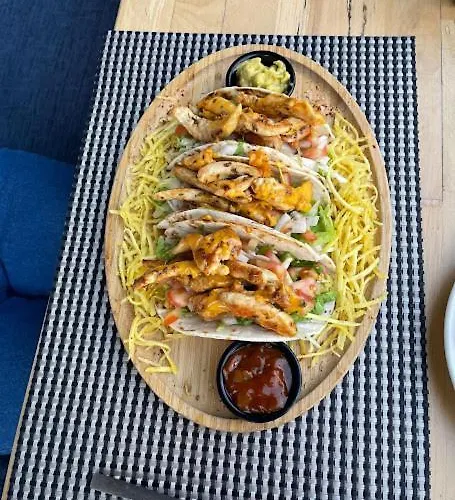 Paddys Apartments, Hisaroenue アパート