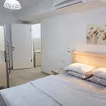 Appartamento Paddys Apartments, Hisaroenue *