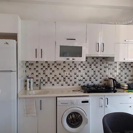 Paddys Apartments, Hisaroenue *