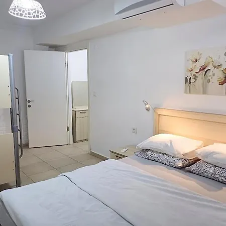 公寓 Paddys Apartments, Hisaroenue *
