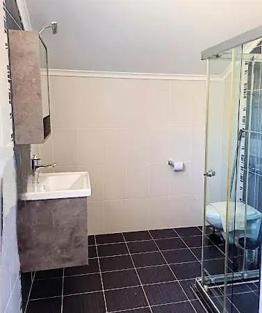 Paddys Apartments, Hisaroenue Apartamento *