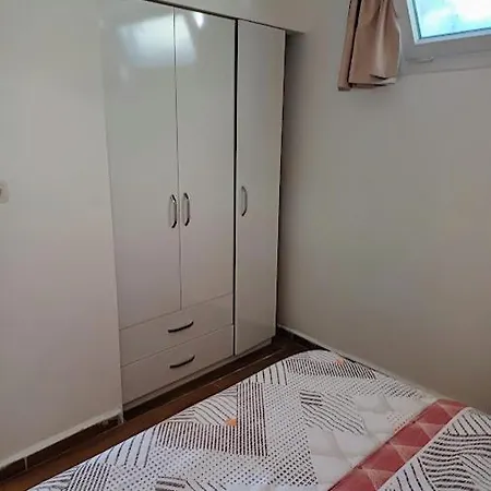 公寓 Paddys Apartments, Hisaroenue