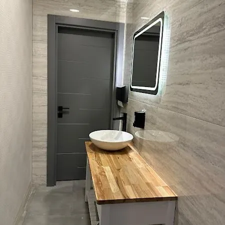 Paddys Apartments, Hisarönü