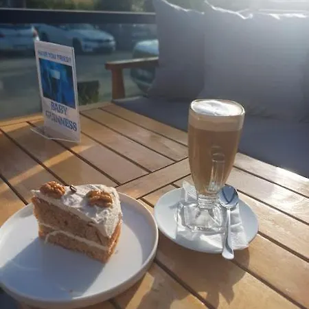 Paddys Apartments, Hisarönü