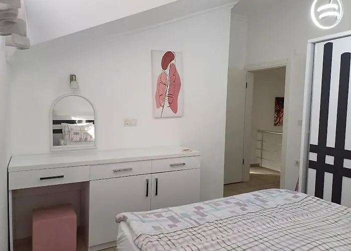Paddys Apartments, Hisaroenue Apartment