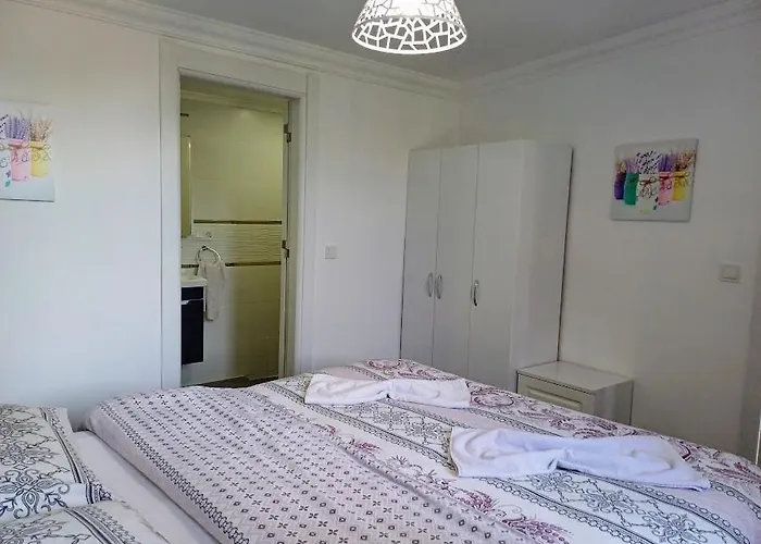 Paddys Apartments, Hisaroenue Apartment