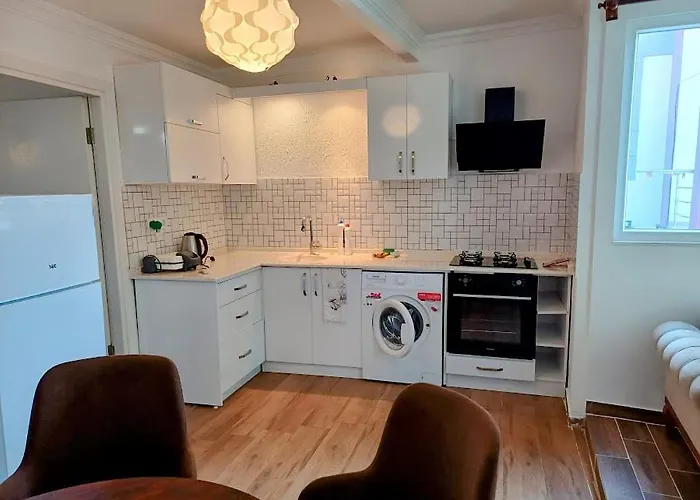 Paddys Apartments, Hisaroenue