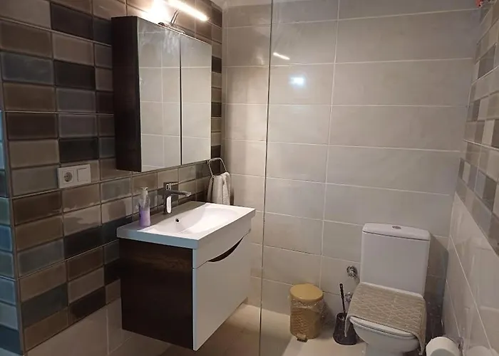 Paddys Apartments, Hisaroenue Апартаменты