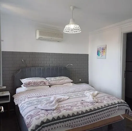 Апартаменты Paddys Apartments, Hisaroenue *